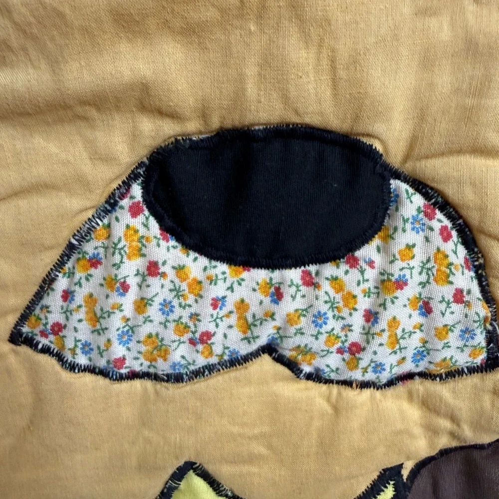 VTG Handmade Quilted Squirrel Acorn Quilt Blanket Kids 50x36 Toddlers Baby Throw